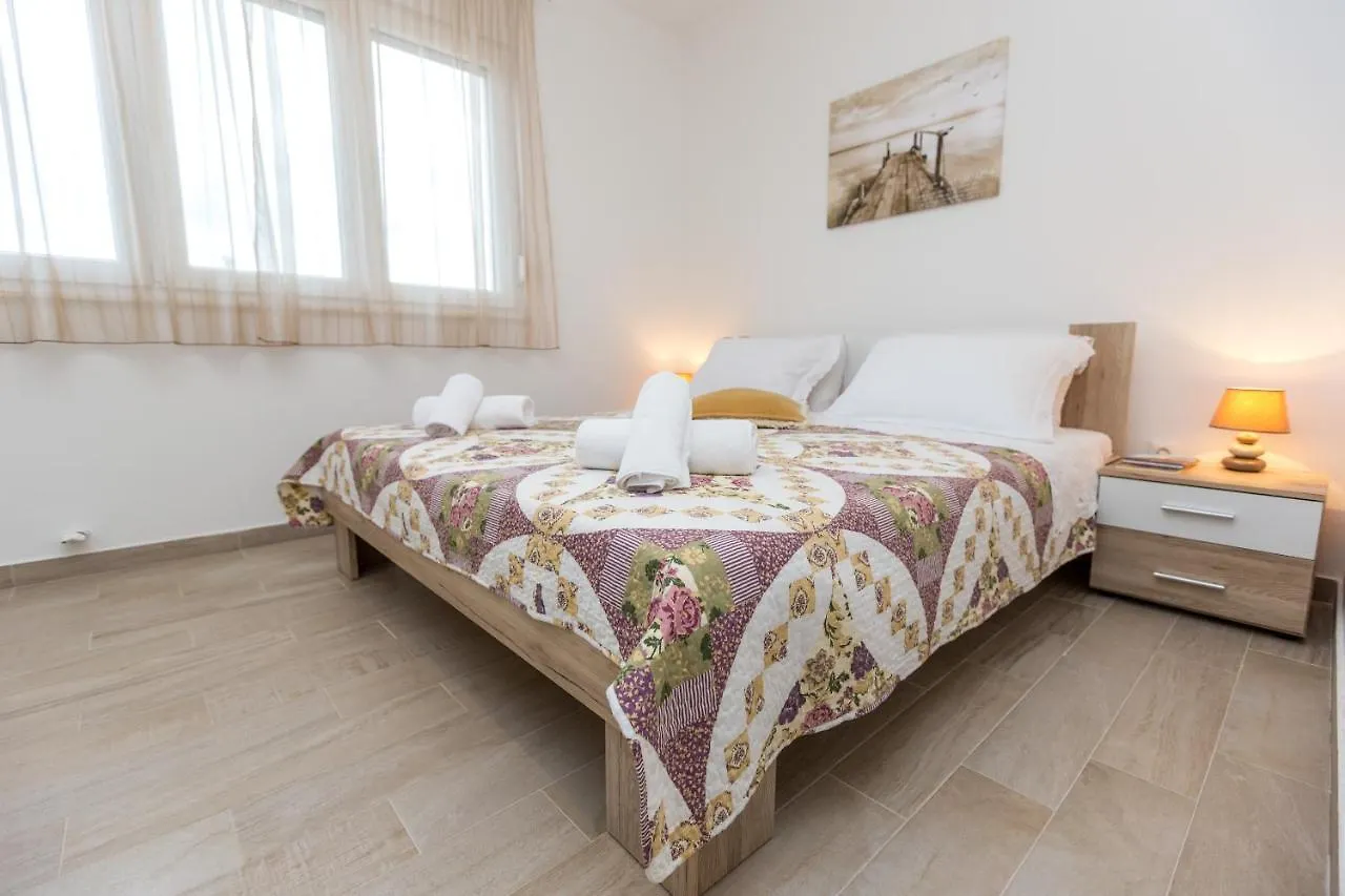 Villa Donata Pridraga 0*,  Croatia